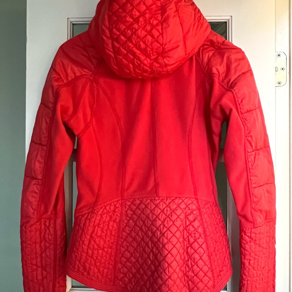 Lululemon Red Quilted Running Jacket - Picture 2 of 5